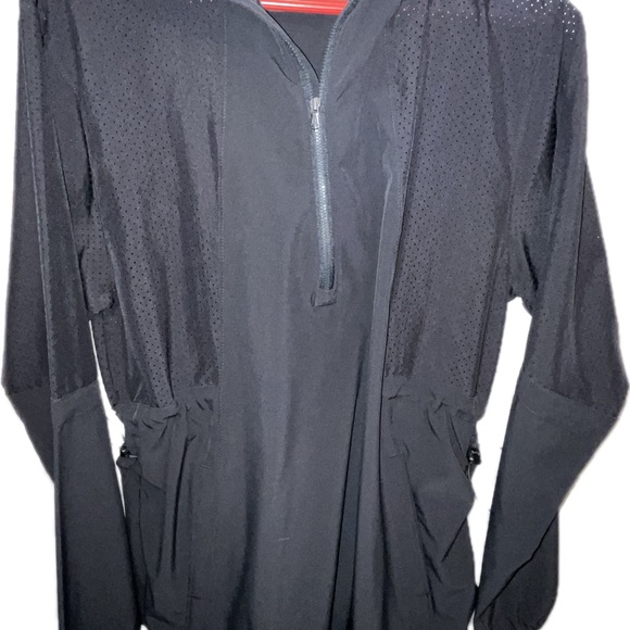 Under Armour Women's SMALL Squad Woven 1/2 Zip Jacket Hooded Perforated - Picture 1 of 11
